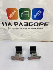 Петля крышки багажника Audi Q3 2012