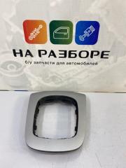 Накладка на консоль между сиденьями Audi Q3 2012 Б/У Накладка на консоль между сиденьями Audi Q3 2012