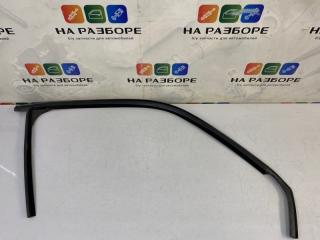 Уплотнительная резинка стекла двери передняя правая Ford Focus 2007