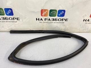 Уплотнительная резинка стекла двери задняя левая Lada Largus 2015
