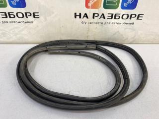 Уплотнительная резинка на дверь передняя правая FORD Focus 2007
