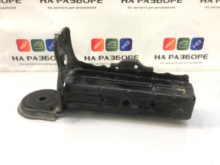 Кронштейн подрамника передний правый TOYOTA CAMRY 2020