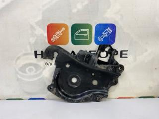 Кронштейн подрамника передний левый TOYOTA CAMRY 2020