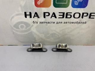Петля крышки багажника TOYOTA AURIS 2007