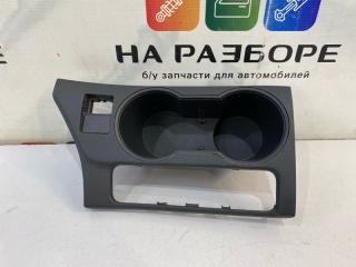 Накладка на консоль между сиденьями TOYOTA COROLLA 2015 Б/У Накладка на консоль между сиденьями TOYOTA COROLLA 2015