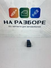 Кнопка открывания багажника Toyota Rav4 2020