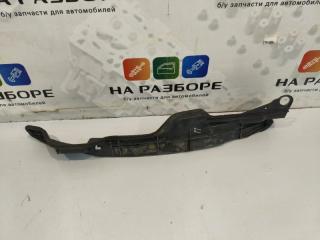 Пыльник крыла правый Toyota Corolla 2007