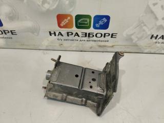 Крепление усилителя бампера переднее левое Nissan JUKE 2014 Б/У Крепление усилителя бампера переднее левое Nissan JUKE 2014