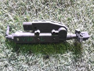 Форсунка омывателя левая Volvo V70