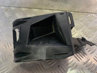 Запчасть крепление форсунки омывателя фар левое Volvo V70 2008