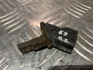 Запчасть датчик абс передний правый Volvo V70 2008