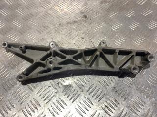 Запчасть кронштейн Volvo V70 2008