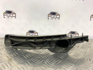 Запчасть крепление бампера переднее левое Volkswagen Jetta 2005