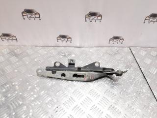 Запчасть петля капота правая Volvo XC70 2003