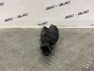 Форсунка омывателя правая Volvo V70 2009