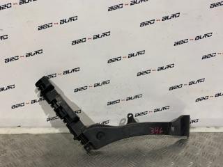 Крепление бампера заднее левое Peugeot 3008 2011 контрактная Крепление бампера заднее левое Peugeot 3008 2011