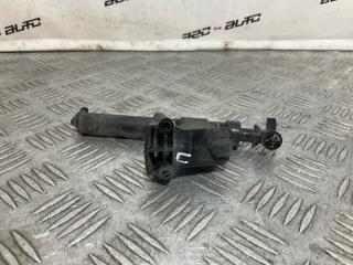 Форсунка омывателя правая Volvo V50