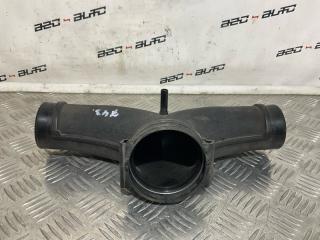 Запчасть патрубок воздушного фильтра Porsche Cayenne 2006