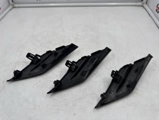 Заглушка решетки радиатора левая Camry 2017-2021 V70