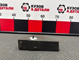 Уплотнитель крыла передний правый NX 2014-2021