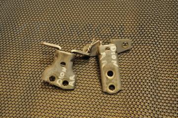 Фото запчасти петли двери задние правые MITSUBISHI DION контрактная запчасть Запчасть петли двери задние правые MITSUBISHI DION