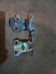 Фото запчасти петли двери задние правые MITSUBISHI CHARIOT контрактная запчасть Запчасть петли двери задние правые MITSUBISHI CHARIOT