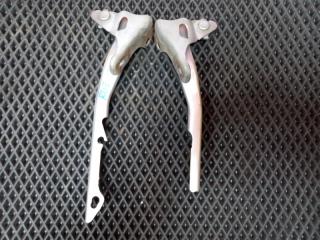 Фото запчасти петли капота HONDA Fit 2007 контрактная запчасть Запчасть петли капота HONDA Fit 2007