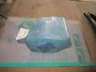 Бачок стеклоомывателя Volkswagen Passat 1992