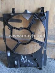 Фото запчасти диффузор радиатора Fiat Grande Punto 2007 Б/У запчасть Запчасть диффузор радиатора Fiat Grande Punto 2007