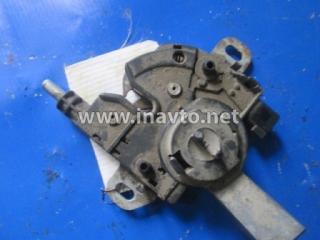 Запчасть замок капота Ford Focus 2006