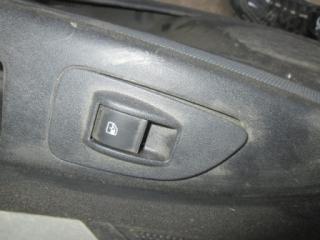 Запчасть кнопка стеклоподъемника правая Fiat Grande Punto 2007