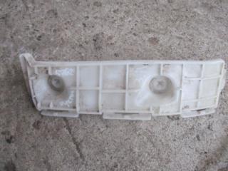 Запчасть кронштейн крепления бампера задний Toyota Hiace 2010