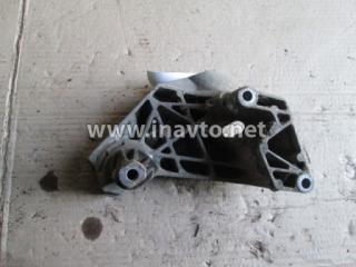 Кронштейн двигателя правый Skoda Octavia 2005