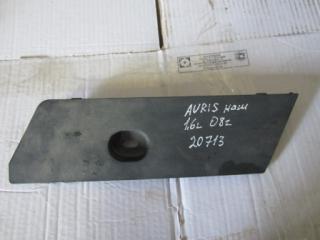 Накладка Toyota Auris 2008
