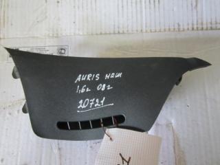 Накладка Toyota Auris 2008