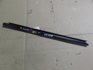 Молдинг стекла задний левый Renault Sandero 2012