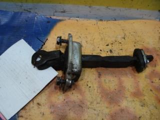 Ограничитель двери левый Chevrolet Lacetti 2009 Б/У Ограничитель двери левый Chevrolet Lacetti 2009