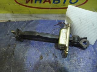 Фото запчасти ограничитель двери левый Lifan Solano 2012 Б/У запчасть Запчасть ограничитель двери левый Lifan Solano 2012