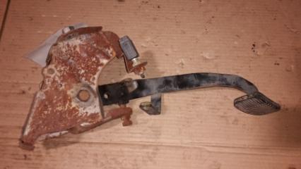 Фото запчасти педаль сцепления Nissan Almera Classic 2009 Б/У запчасть Запчасть педаль сцепления Nissan Almera Classic 2009