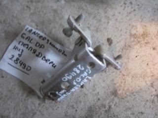Петля двери правая Mitsubishi Lancer 2007