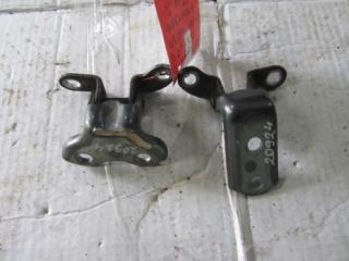 Петля двери левая Toyota Auris 2008