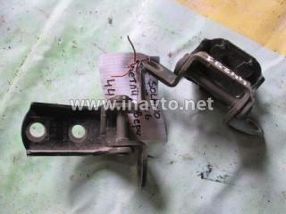 Фото запчасти петля двери левая Lifan Solano 2012 Б/У запчасть Запчасть петля двери левая Lifan Solano 2012