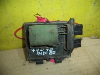 Запчасть резистор отопителя печки Audi 80 1990