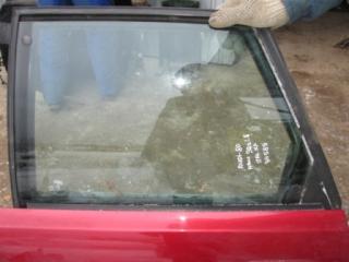 Стекло двери заднее левое Audi 80 1990