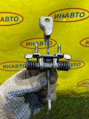 Запчасть ограничитель двери задний правый Lada X-Ray 2017
