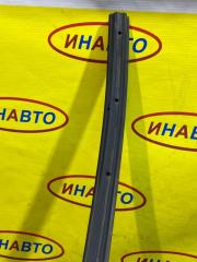 Запчасть уплотнитель капота Lada X-Ray 2017