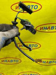Кнопка открывания багажника Nissan Tiida 2011