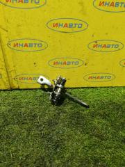 Фото запчасти ограничитель двери передний левый Renault Sandero 2018 Б/У запчасть Запчасть ограничитель двери передний левый Renault Sandero 2018