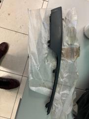 Накладка бампера передняя правая Porsche Cayenne 2010 958 95850568620G2L новая