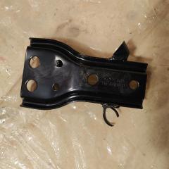 Фото запчасти кронштейн кабины Chery Tiggo 7 Pro Max 2024 контрактная запчасть Запчасть кронштейн кабины Chery Tiggo 7 Pro Max 2024